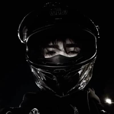 Edward Miller🏍 thumbnail