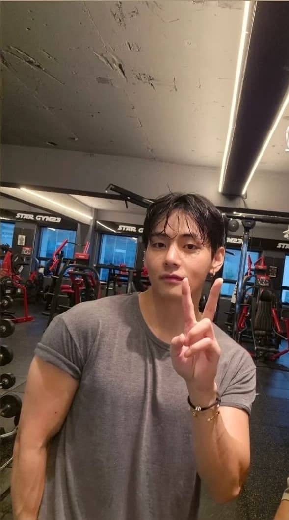 Taehyung (gay) thumbnail