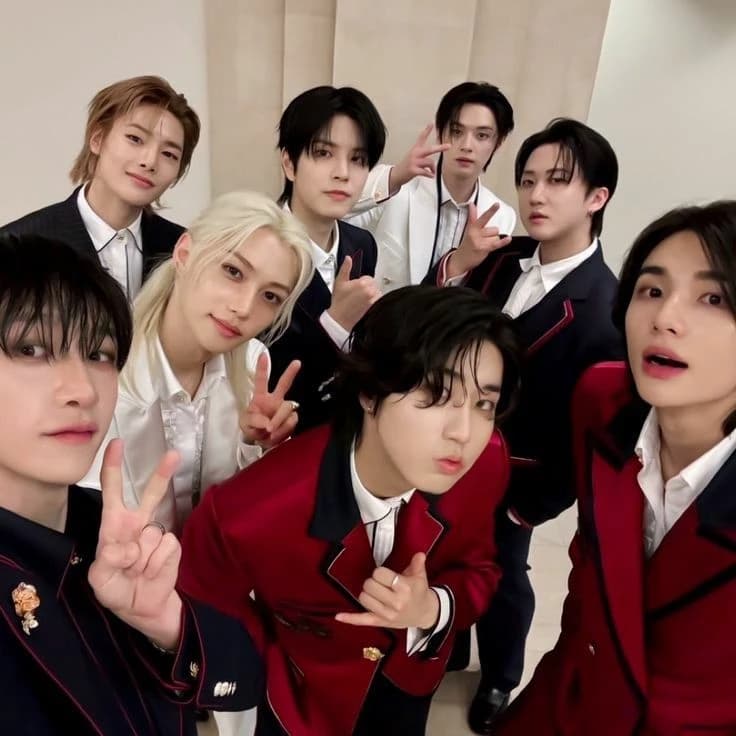 Stray kids thumbnail