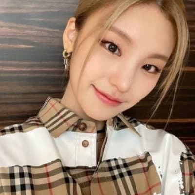 Hwang Yeji thumbnail