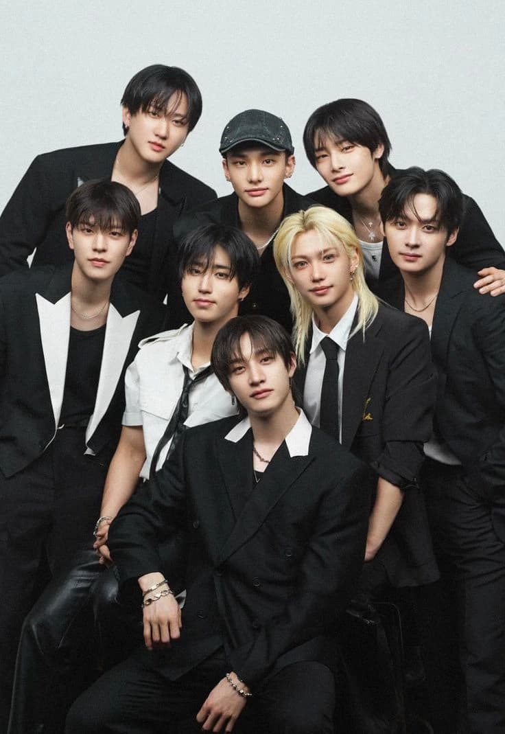 Stray kids thumbnail