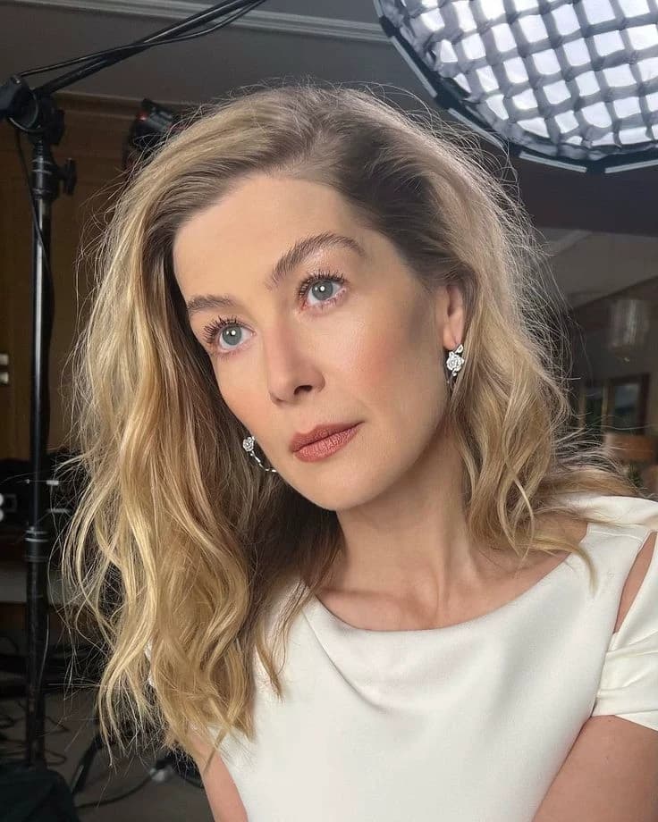 Rosamund Pike thumbnail