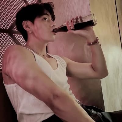Kim Taehyung thumbnail