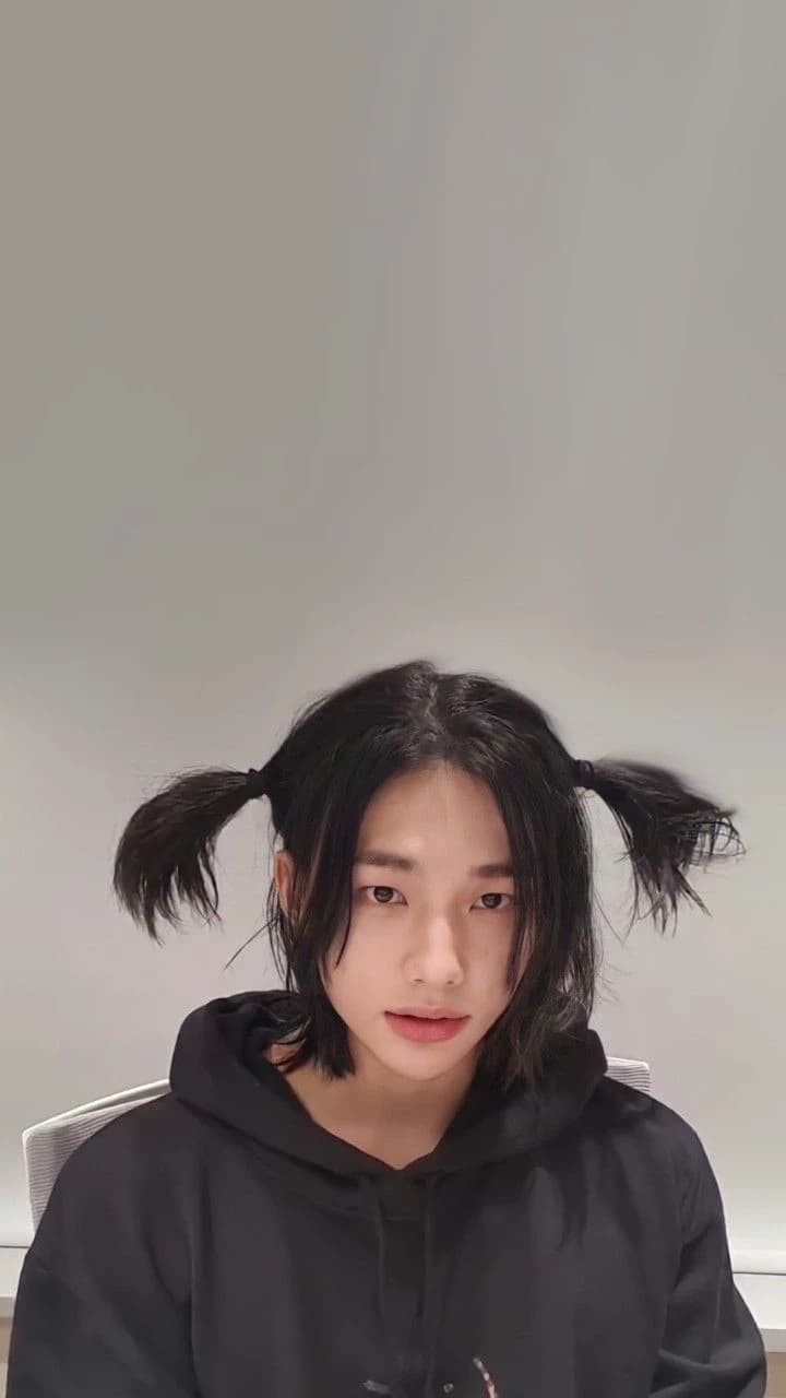 Hyunjin ✨🥺 thumbnail