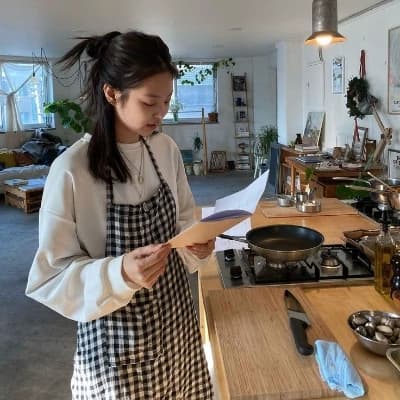 Jennie thumbnail