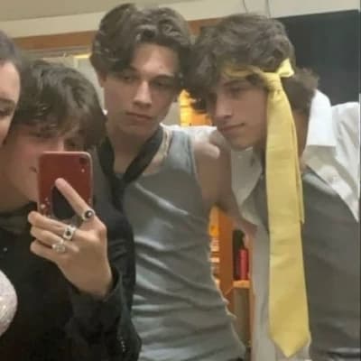 Prom night at Somerville high 💋 thumbnail