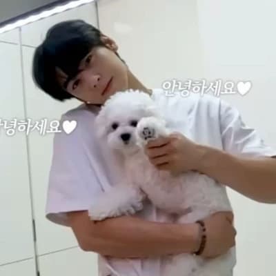 Eunwoo 🧸 (will be dad) thumbnail