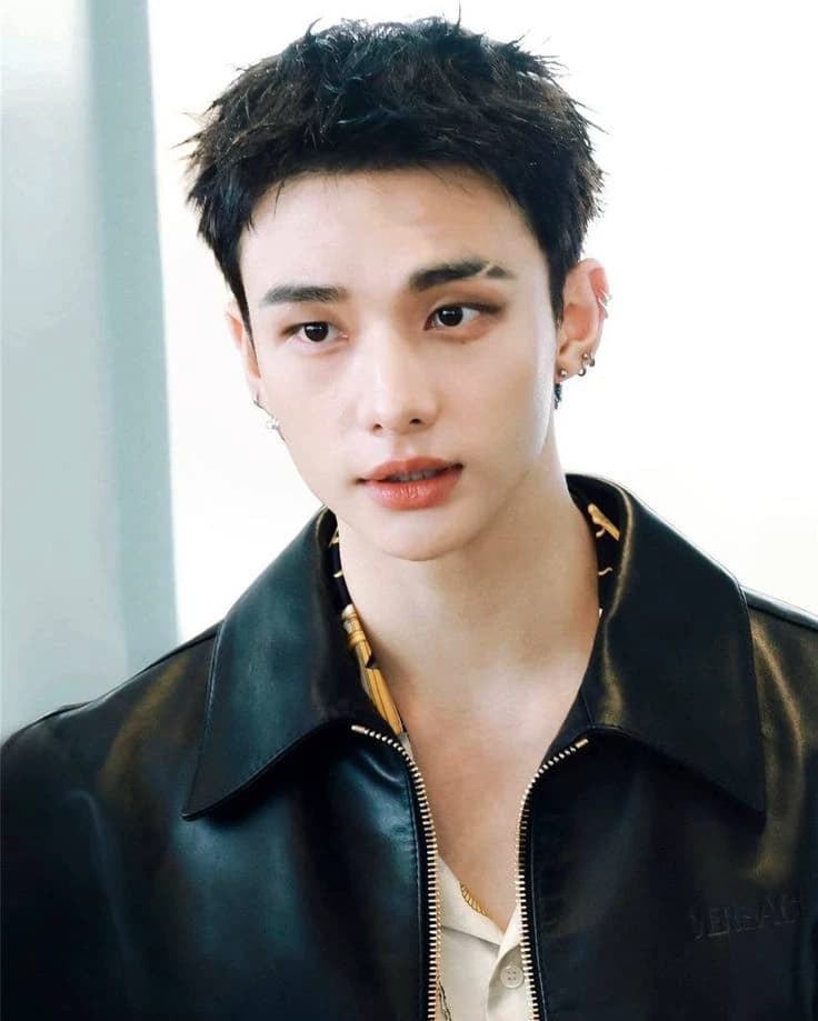 Hwang Hyunjin.  thumbnail