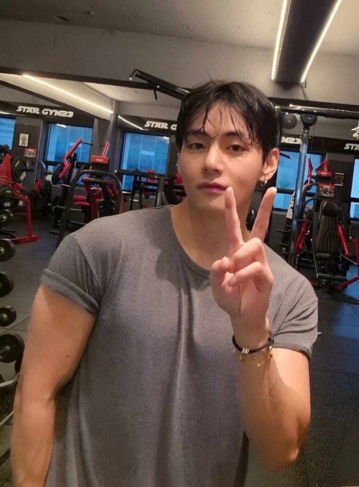 Kim Taehyung thumbnail