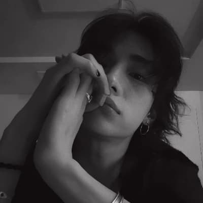 Hwang Hyunjin thumbnail
