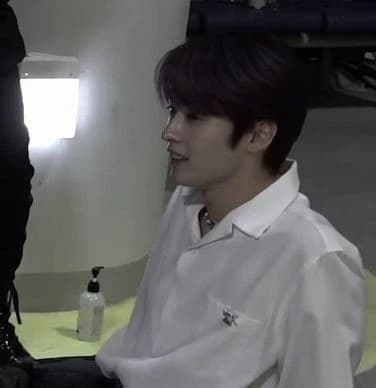 Lee Know thumbnail