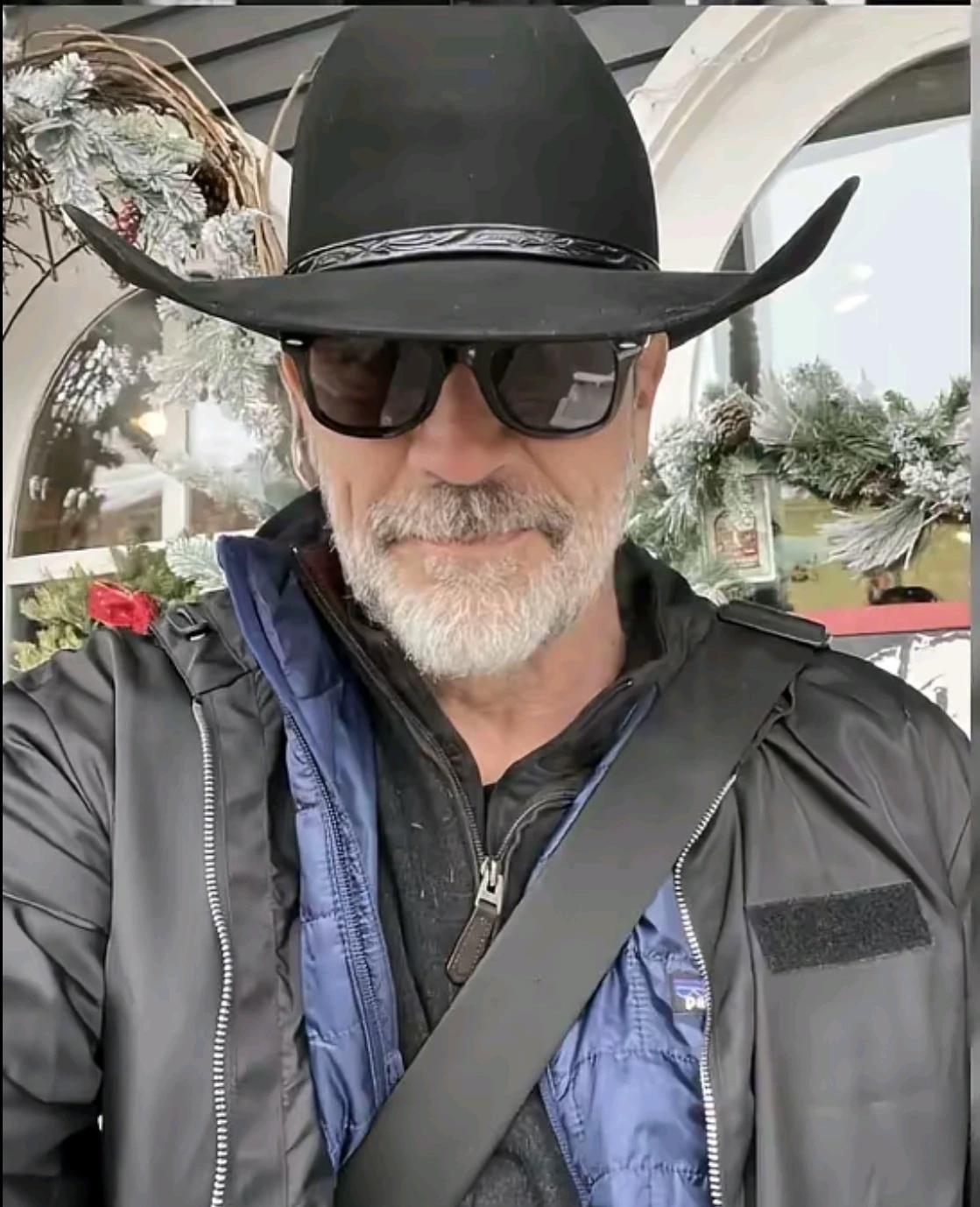 Jeffrey Dean Morgan thumbnail