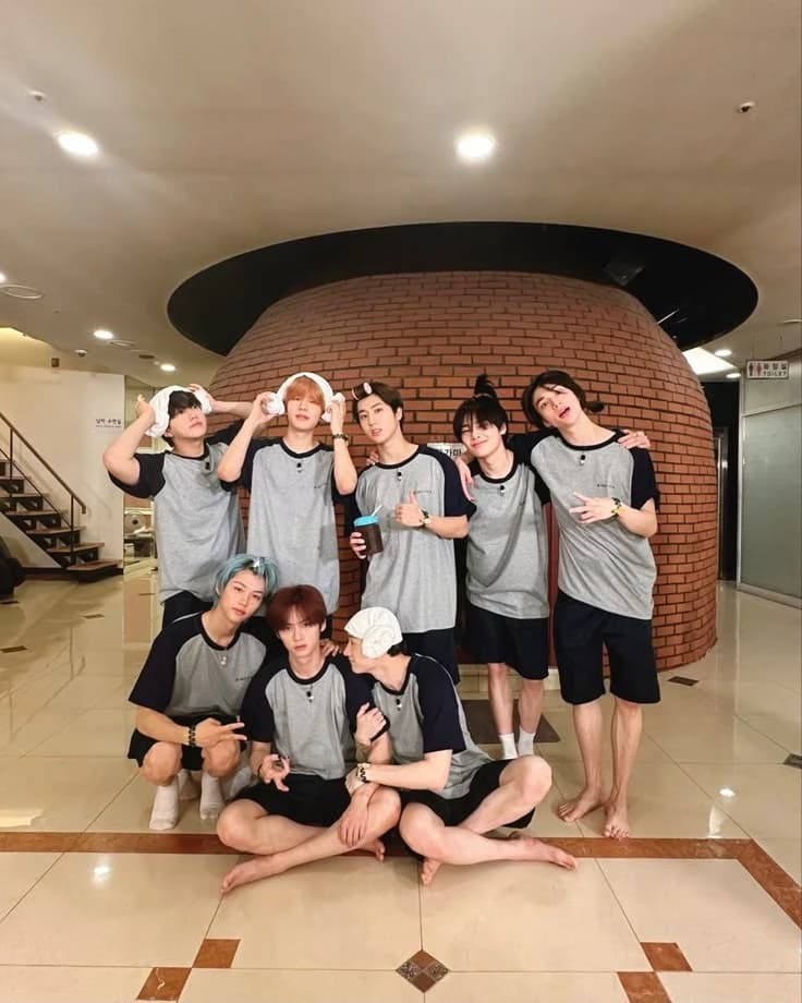 Stray Kids thumbnail