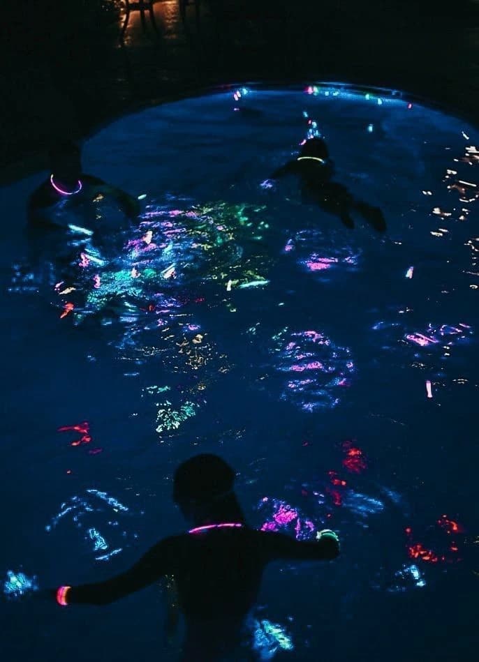 Friends in a pool thumbnail