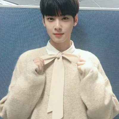 Eunwoo (lovely 🎀) thumbnail