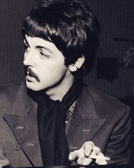 ᅠᅠ — ᩣᩣᮬ Paul McCartney 📚ׅ ੭੭ thumbnail