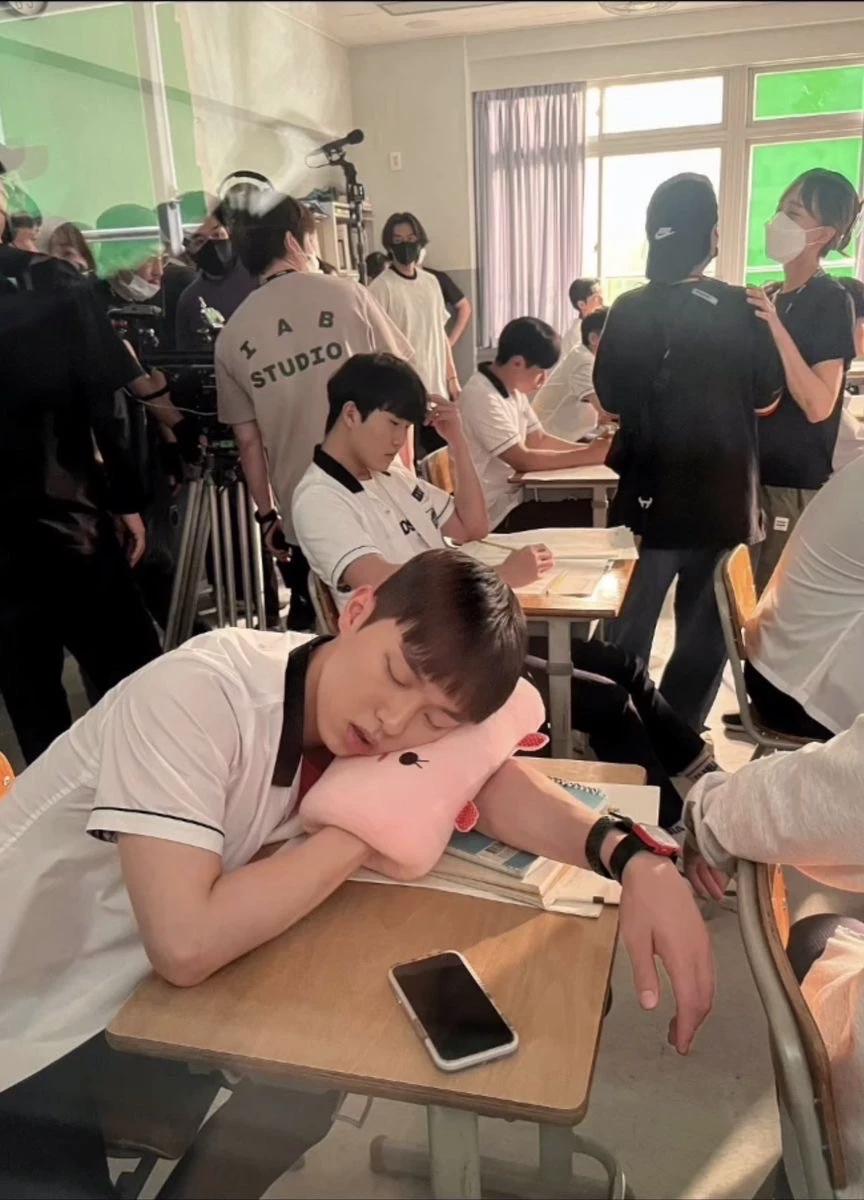 Ahn Suho thumbnail