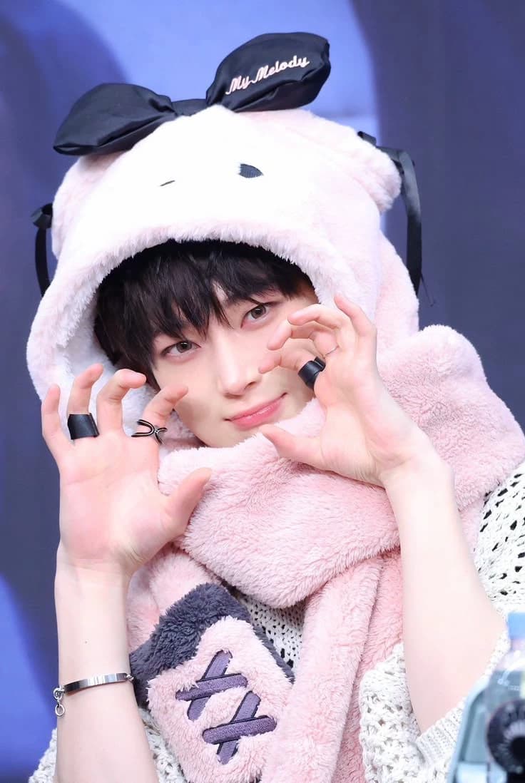 Kim sunoo thumbnail