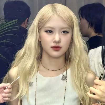 Rosé (Park Chae-Young) thumbnail