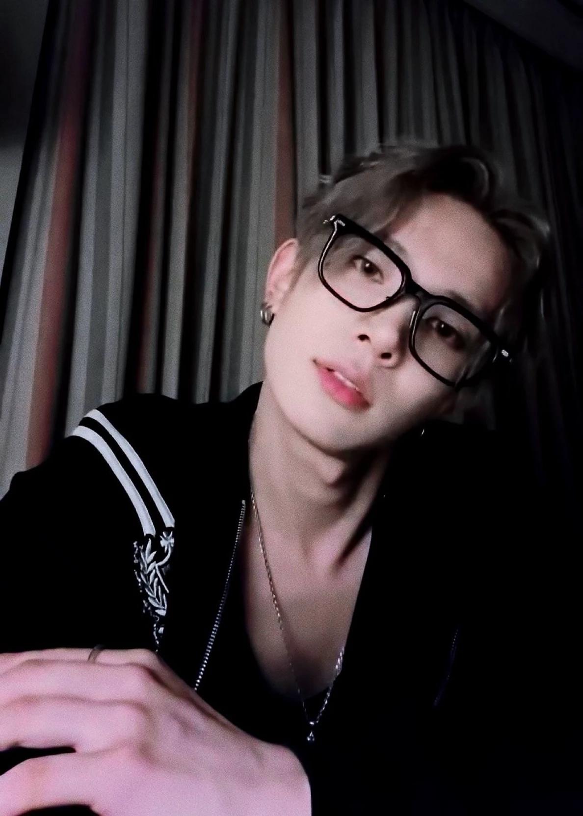 Heeseung thumbnail