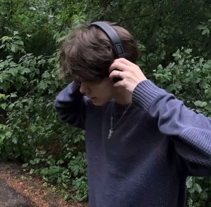 News agency CEO, Alex thumbnail