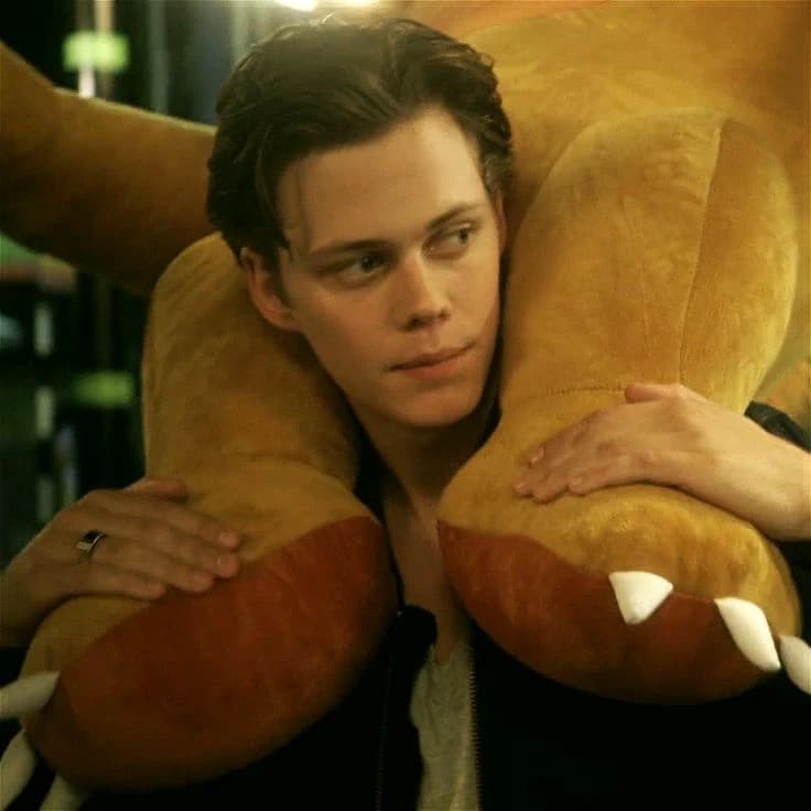 Bill Skarsgard thumbnail