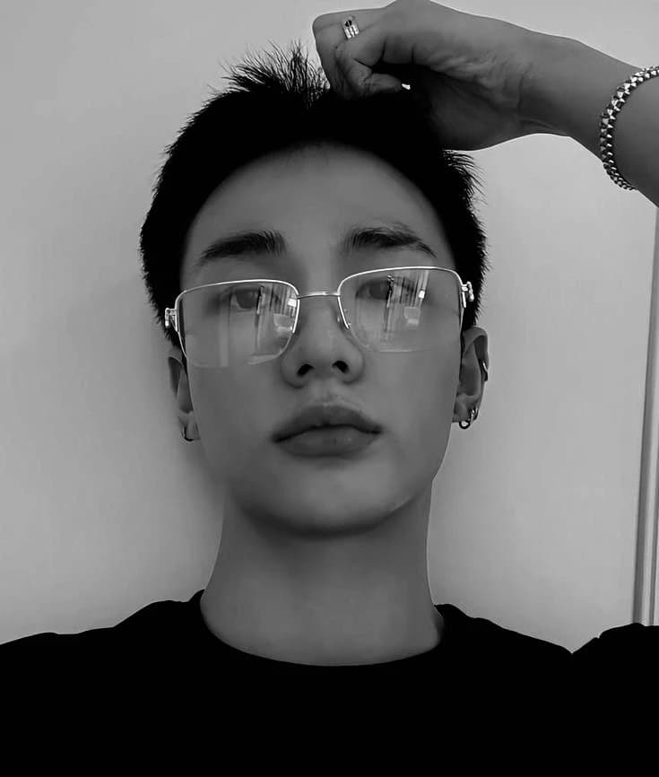 Hwang hyunjin thumbnail