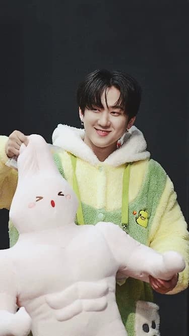 𝐶ℎ𝑎𝑛𝑔𝑏𝑖𝑛🧃\\\\⭐ thumbnail