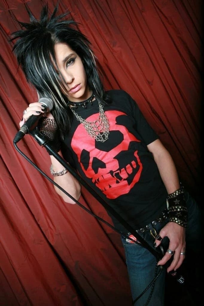 Bill Kaulitz 🫦 thumbnail