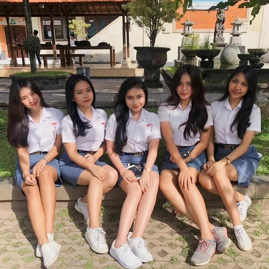 Love, Clara, Ayu, Amel, Elin thumbnail