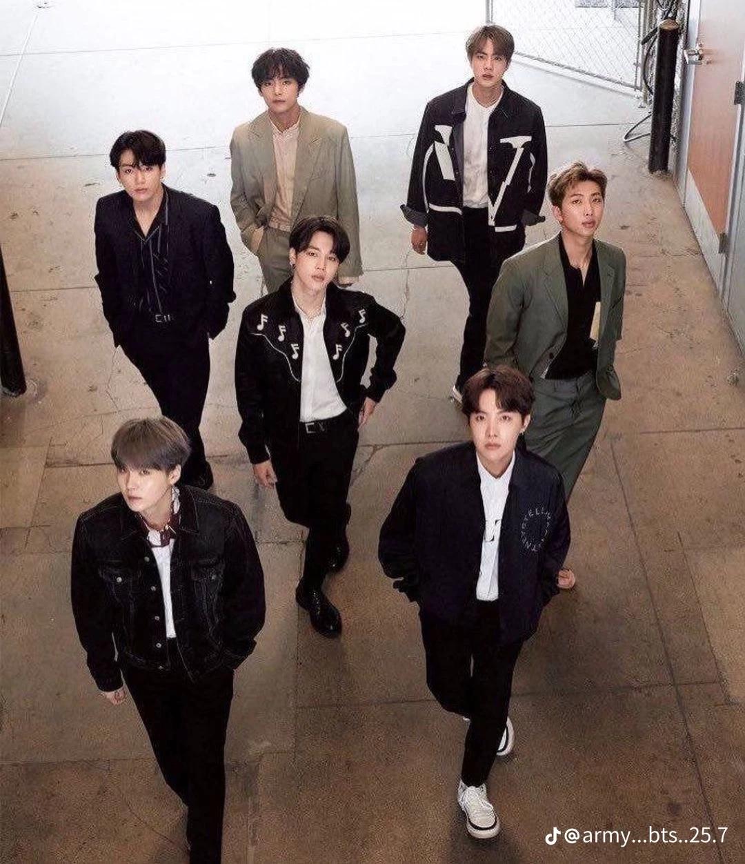 Jin, Jhpe, Jimin, Jungkook, Namjoon, Suga, Tae Populares Enamorados thumbnail