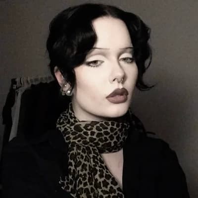 Mom Norman (WLW/GL) < thumbnail