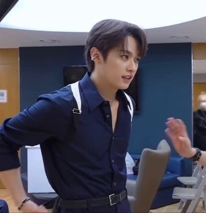 Lee know thumbnail