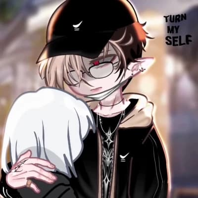 Keel is a popular blogger and singer thumbnail
