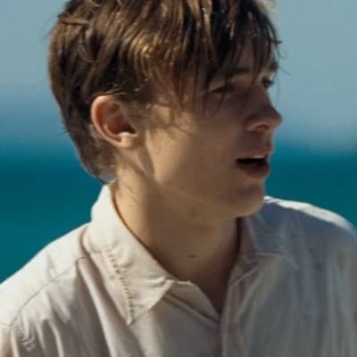 Peter Pevensie thumbnail