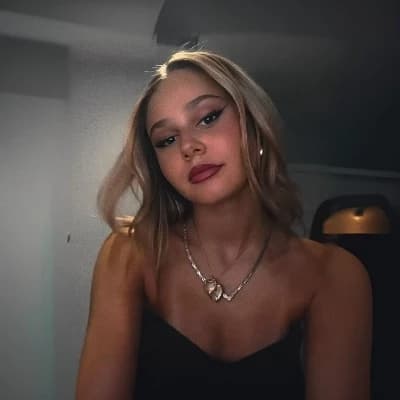 Ruby Rose Turner thumbnail