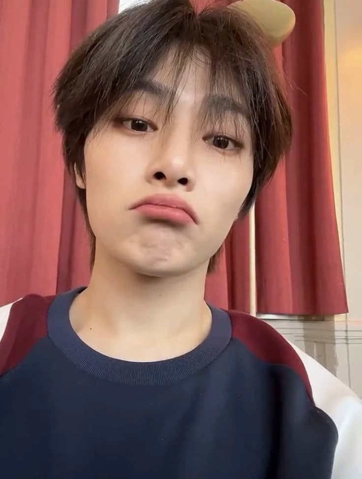 Jeongin thumbnail