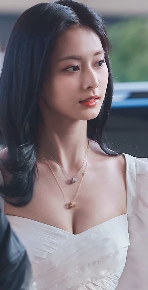 Tzuyu thumbnail