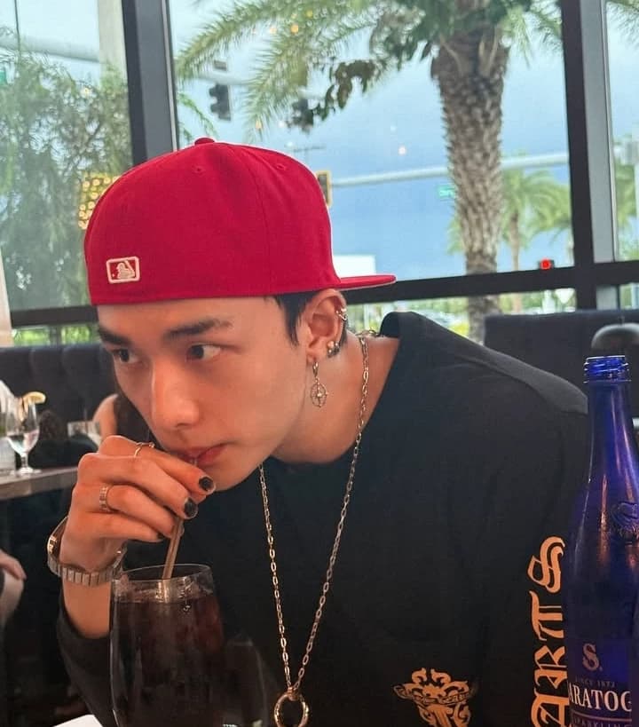 Hwang Hyunjin thumbnail