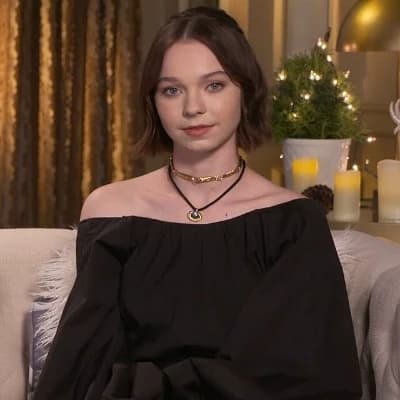 Emma Myers thumbnail