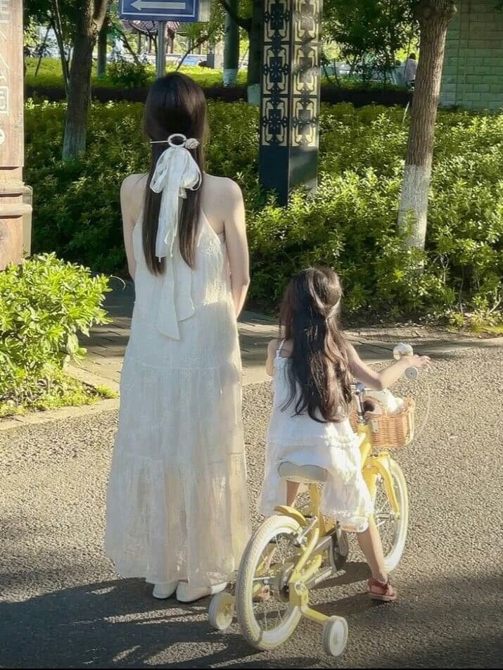 ALice and her daughter 💕 thumbnail