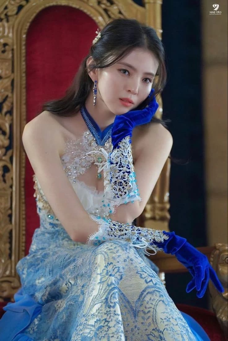 Han So Hee, Queen of the Beatrice Kingdom  thumbnail