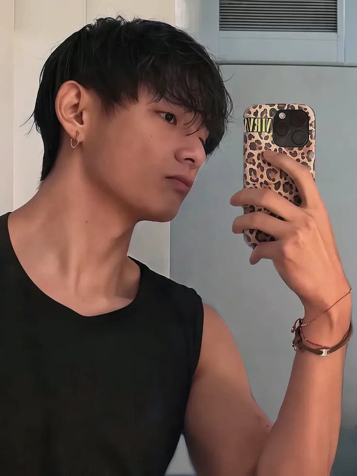 Kim Taehyung thumbnail