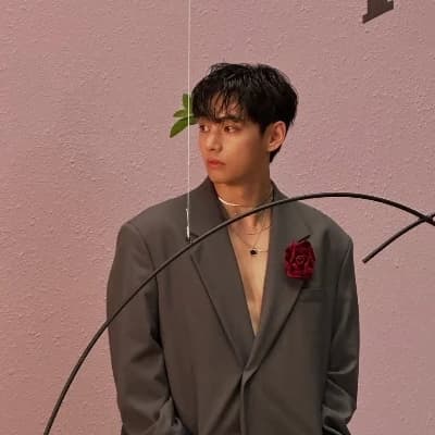Kim Taehyung thumbnail
