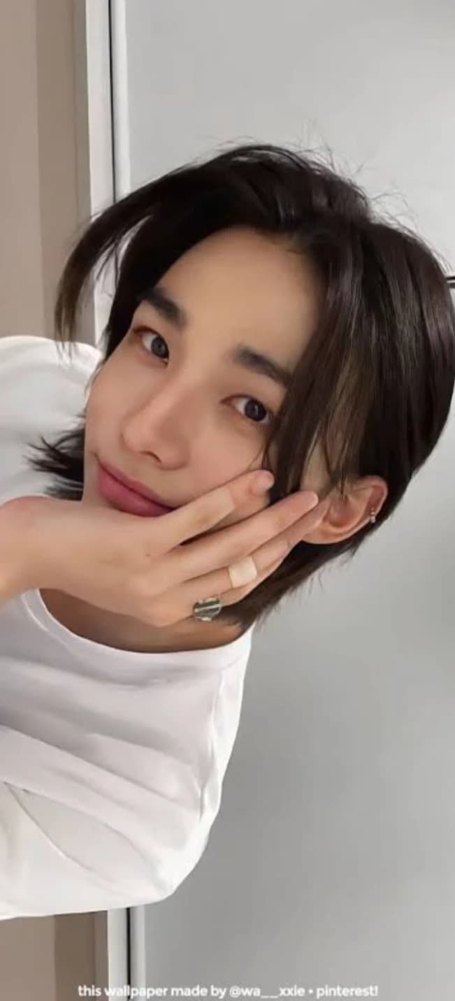 Hyunjin thumbnail