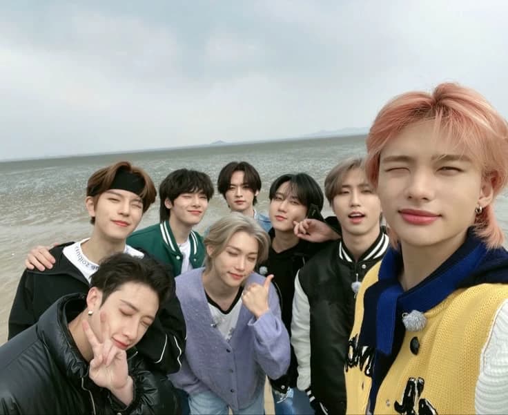 Straykids thumbnail