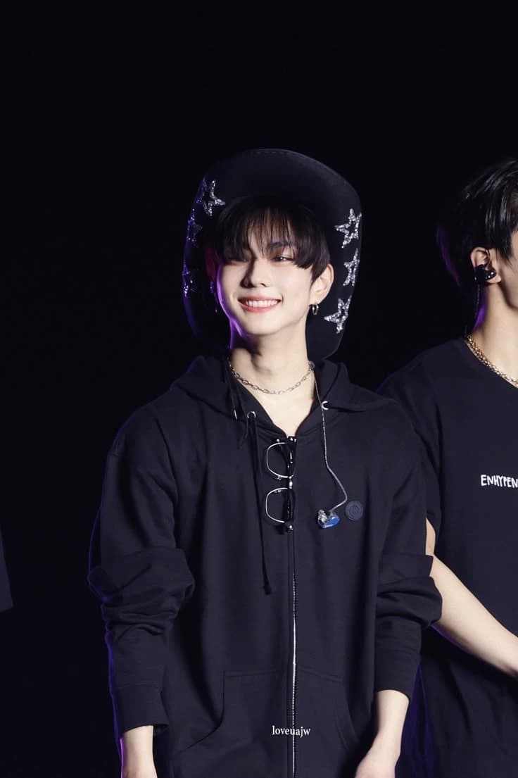 Crie com, Jungwon thumbnail