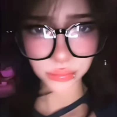 Rosie (1dlerosie) thumbnail