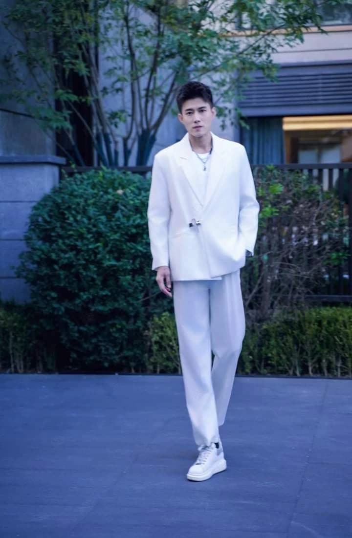 Huang Wenbo thumbnail