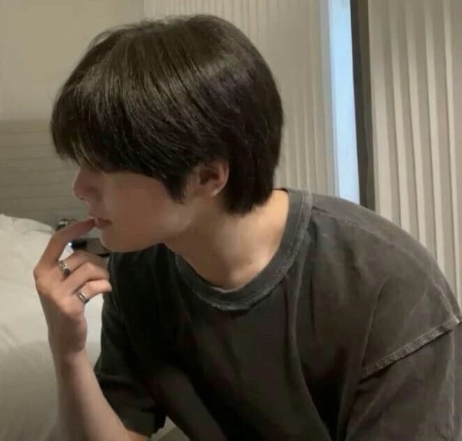 Jeongin thumbnail